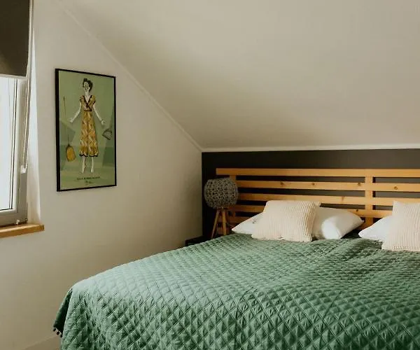 Lipa Pod Groniem * אוסטראון