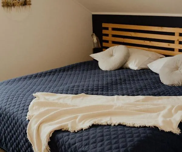 Lipa Pod Groniem * אוסטראון