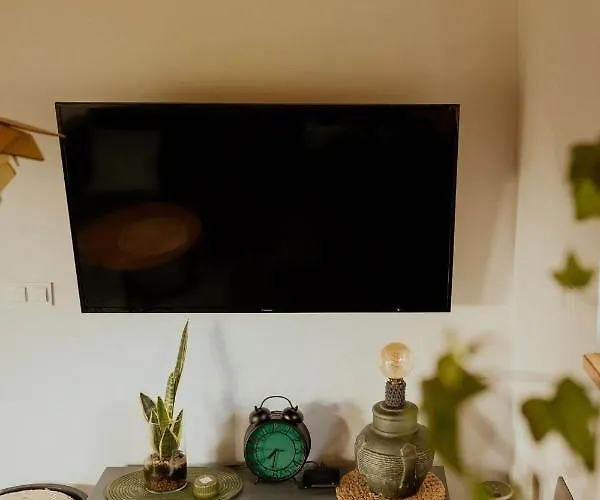 Lipa Pod Groniem * אוסטראון